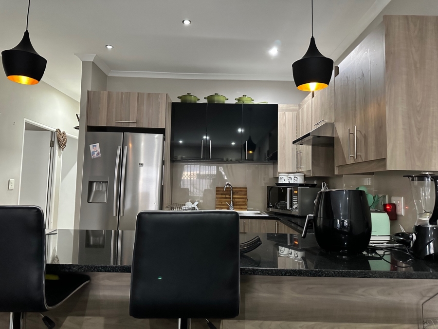 3 Bedroom Property for Sale in Table View Western Cape